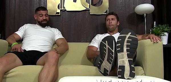 Muscle freak gets his toes licked and sucked by a hot hunk